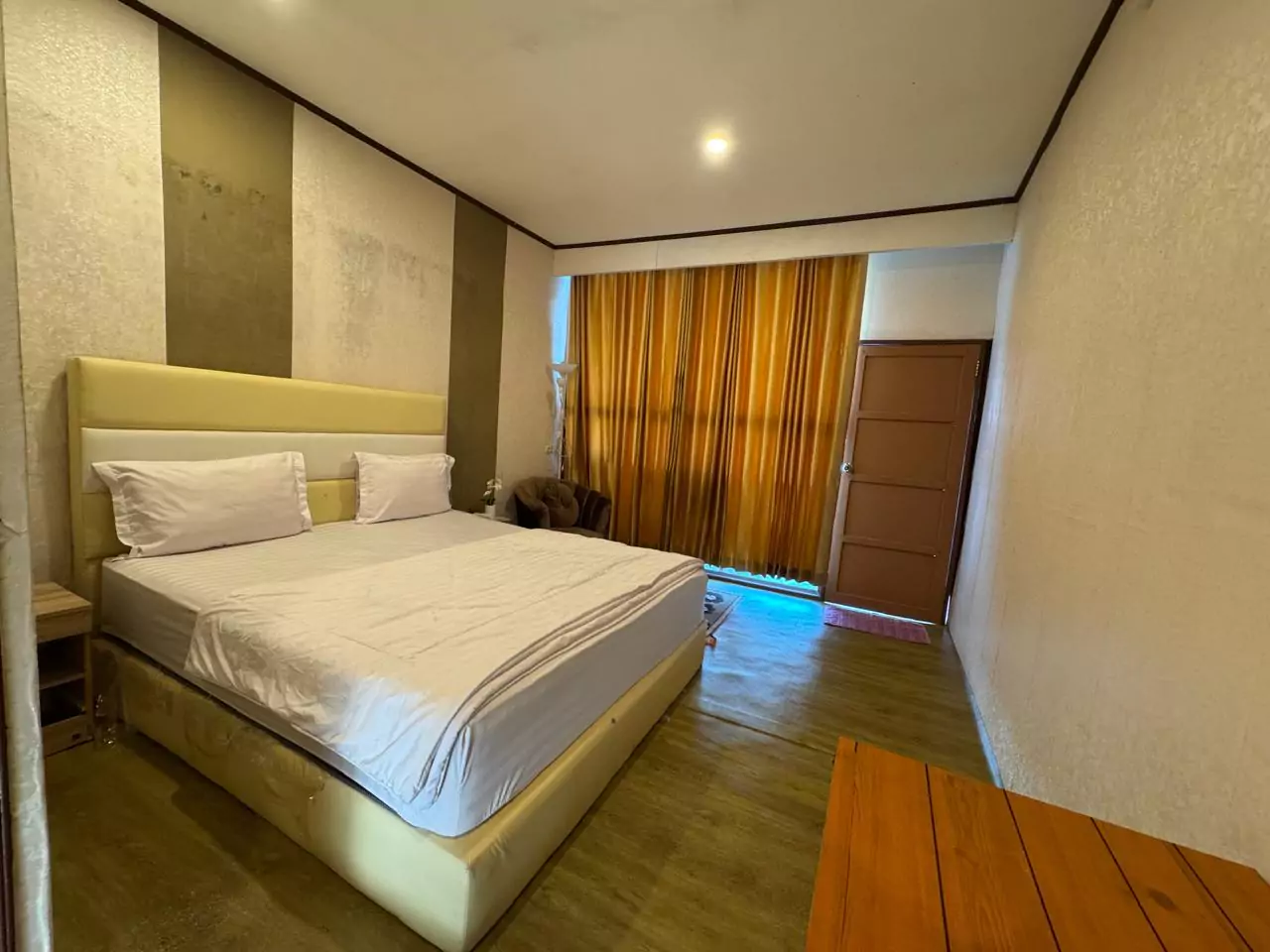 deluxe-room-c-2-68316fce13237 deluxe-room-c-2-68316fce13237