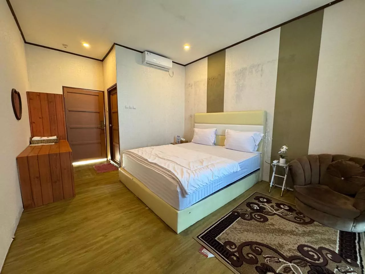 deluxe-room-c-6-68316fd415886 deluxe-room-c-6-68316fd415886